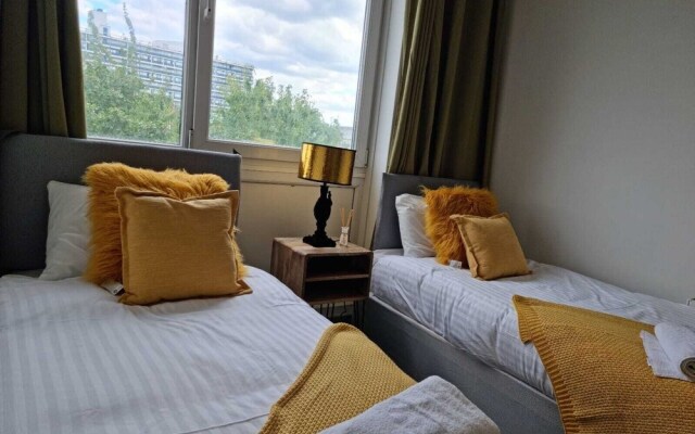 Remarkable 3-bed Apartment in London