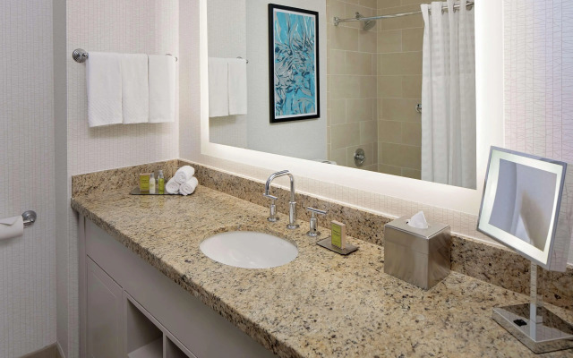 DoubleTree by Hilton Chicago - Magnificent Mile