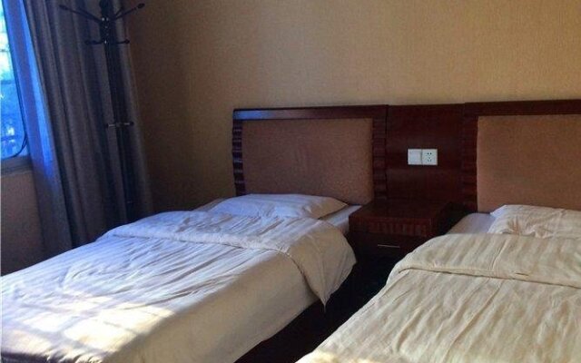 Red Sun Hotel