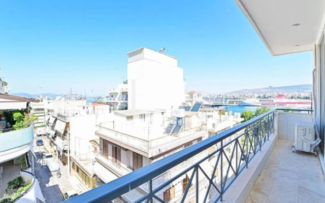 Cozy apartment located on the Piraeus Port area (A1)