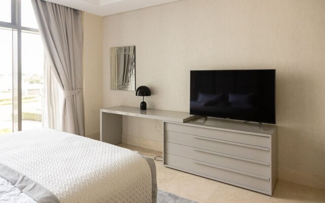 Palm Perfection 3BR with Private Beach