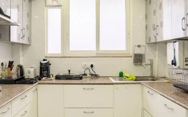 Medical Friendly 2 BR Near Fortis Parfait Street
