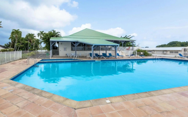 Studio, Piscine Et Vue Mer A La Marina