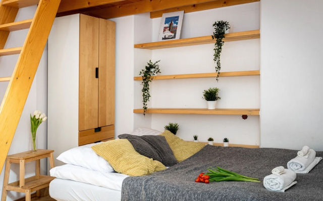 WS 3-Bedroom Old Town Apartment