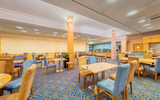 Cedar Court Bradford