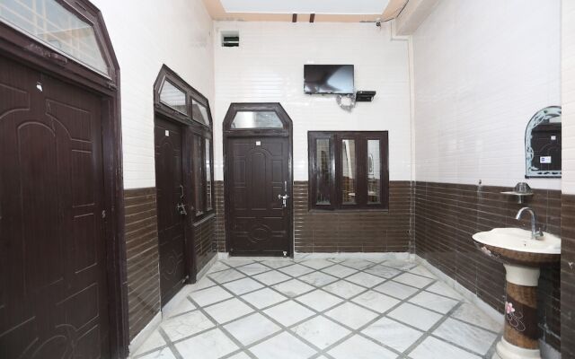 SPOT ON 37780 Hotel Doon Sabri
