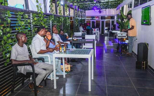 Beniks Courtyard Hotel