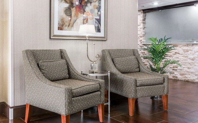 Comfort Inn Metro Airport