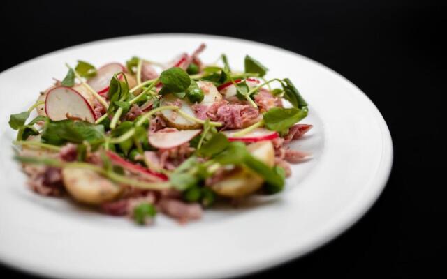 Holiday Inn A55 Chester West by IHG