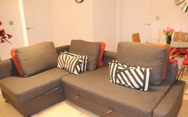 Skyline Haven Modern 2BR w/ Free Parking & 4kTV