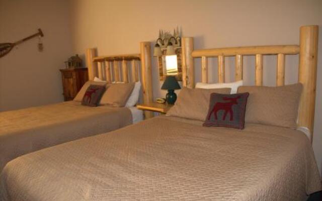 Yellowstone Park Riverfront Cabins