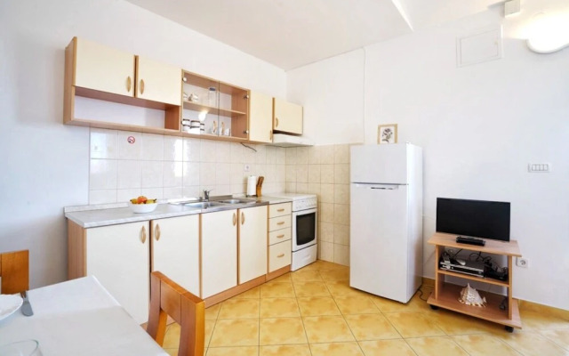 Jera - Barbecue and Free Berth for Boat - A2