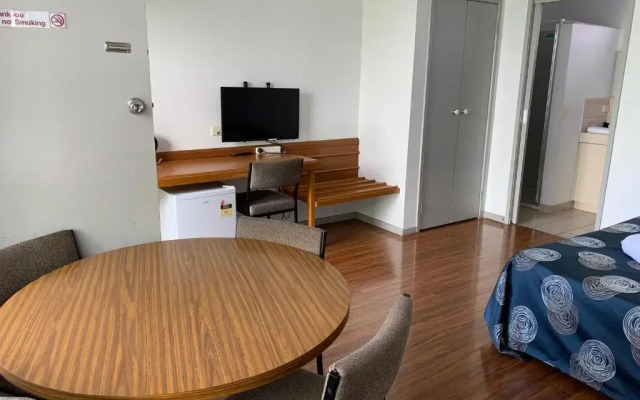 Beaconsfield Lodge Motel