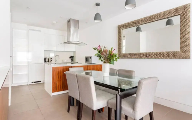 Central London - 2 Beds - Sleeps 4 - Lift