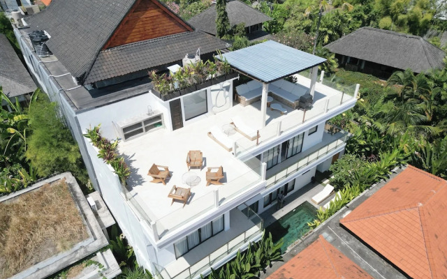 Sunset Rooftop Villa by Betterplace