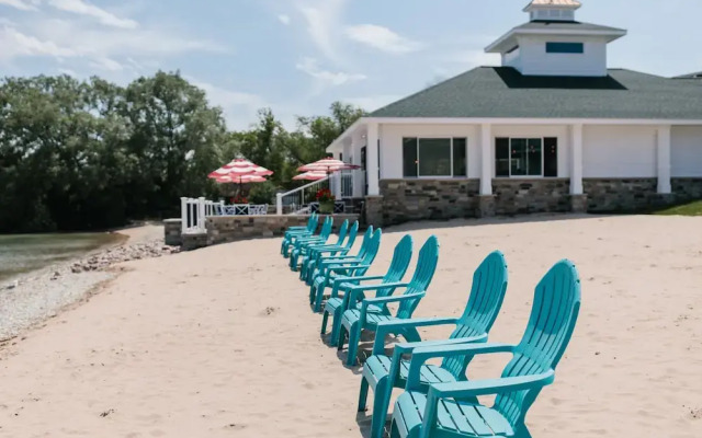 Breakers Resort & Beach Bar