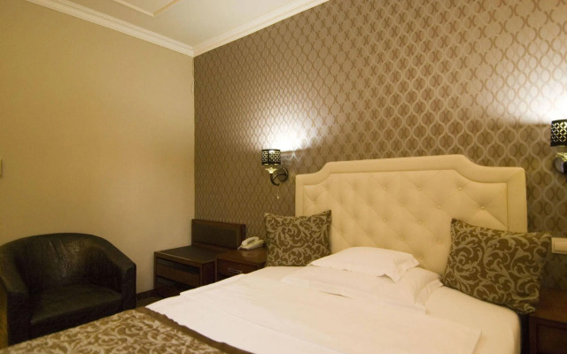 Golden Ball Club Hotel & Fitness