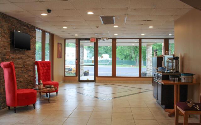 Rodeway Inn & Suites Stroudsburg - Poconos