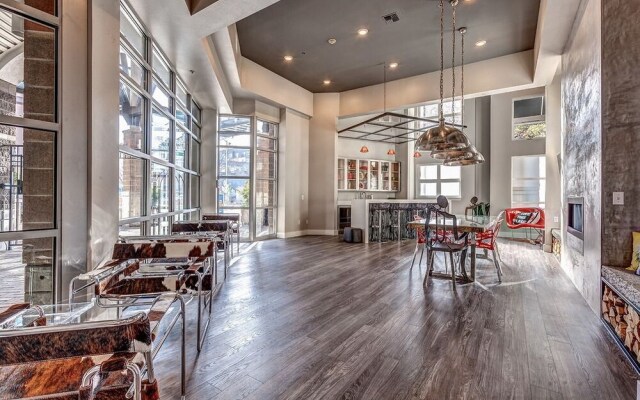 Fountain Court Cascade Retreat - Two Bedroom Apartment