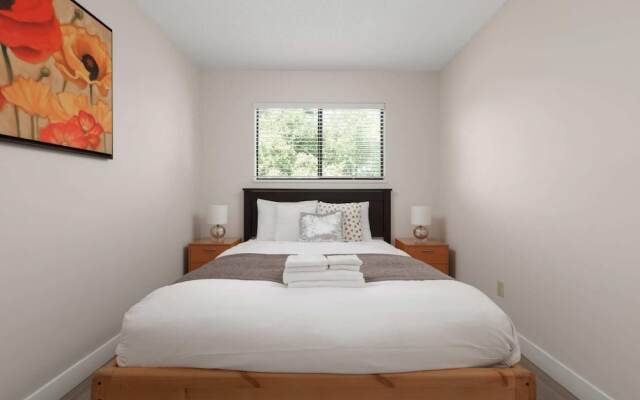 Huge 4 Bedroom Upper Suite