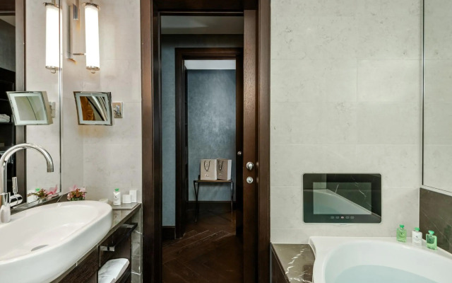 Royal Savoy Hotel & Spa