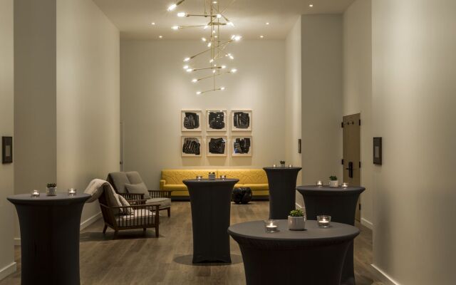 Kimpton Everly Hotel Hollywood by IHG