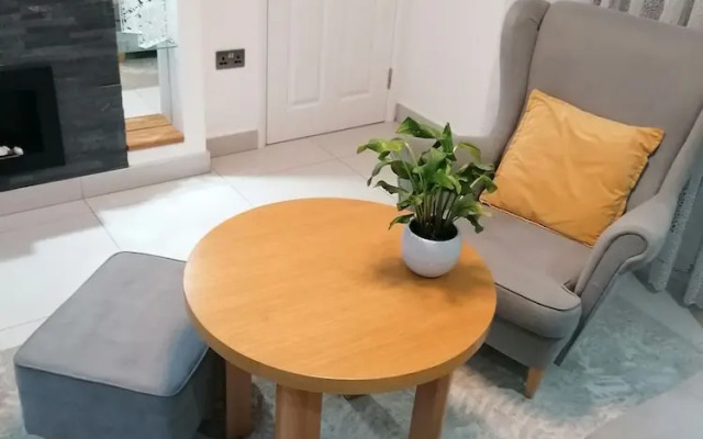 Lovely 2-bed Apartment in Coventry