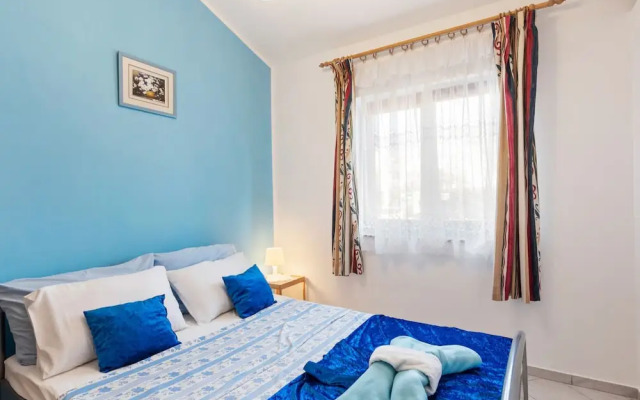 Holiday Home in Jasenice Near Maslenica Beach