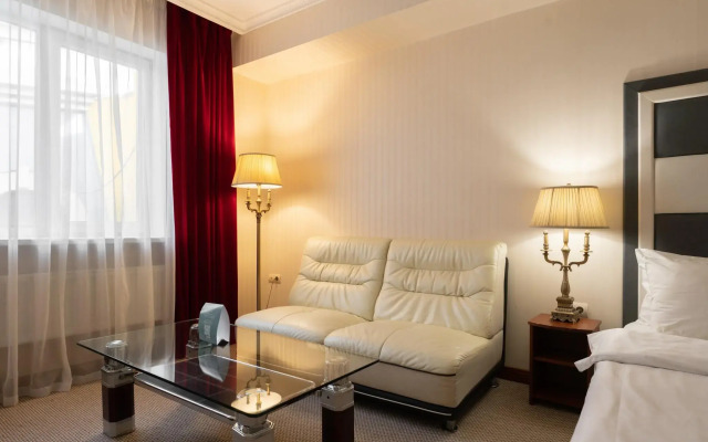 Salut New Moscow Hotel