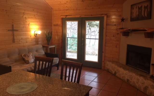 Frio Springs Lodges