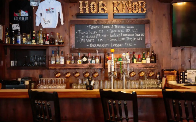 Hob Knob Inn, Bar & Lounge