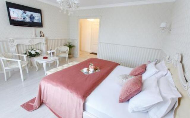 Royal Suite Apartment with Jacuzzi