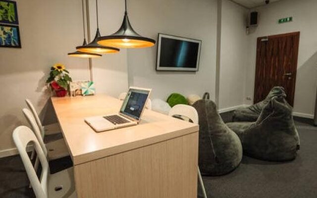 Sleep in Hostel & Apartments