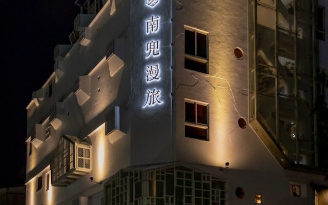 Voyager Hotel