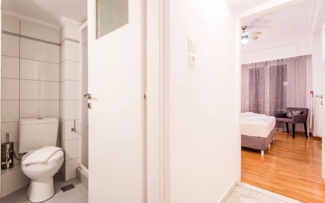 Homey apartment for 4 people in Koukaki