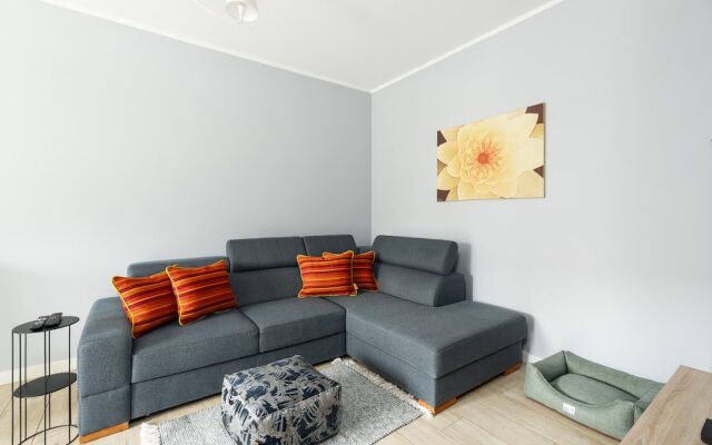Apartment With Garden Poznan by Renters