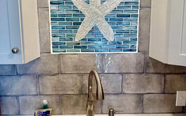 Cristy's Crab Shack @ Sunrise Villas