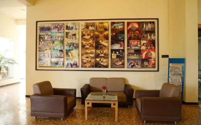 Neel's City Resort