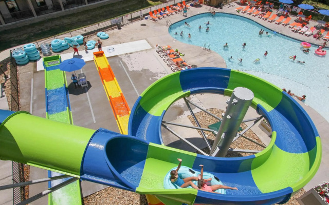 Country Cascades Waterpark Resort