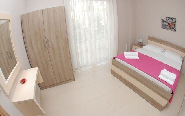 Wave Apartments Sarande