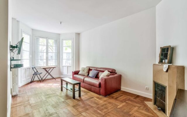 Apartment With Balcony Near Gare Montparnasse