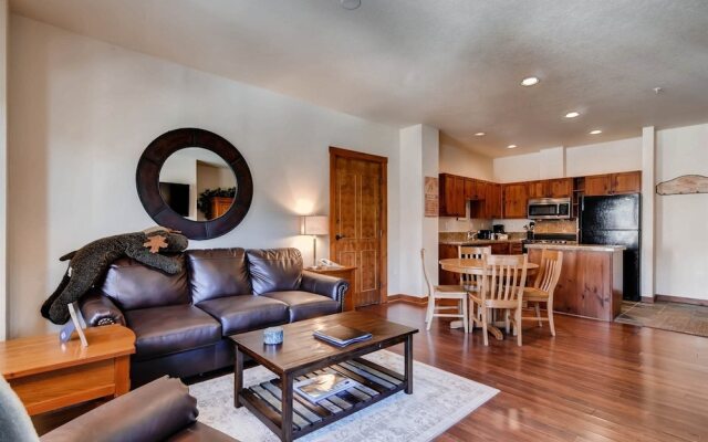 1 Bedroom Mountain Condo Located in Historic Downtown Breckenridge Near Shopping, Dining, and Restaurants