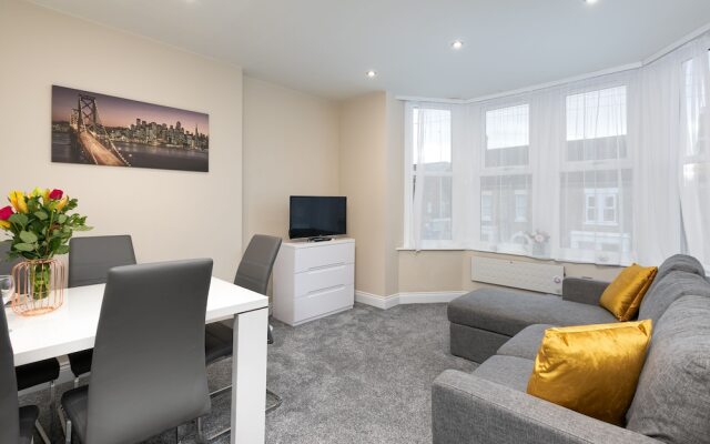 KVM - Kensington Apartment
