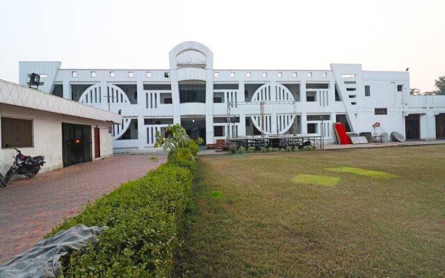 Oyo 15383 Hotel Grand Melrose