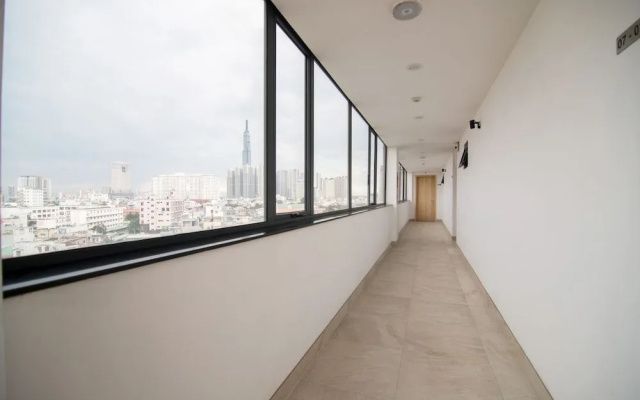RedDoorz Premium near Hang Xanh
