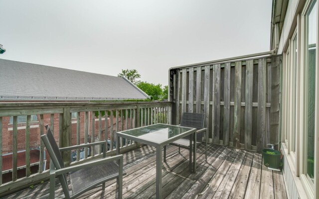 3 Bedroom 2 Bath Large Patio and CN View