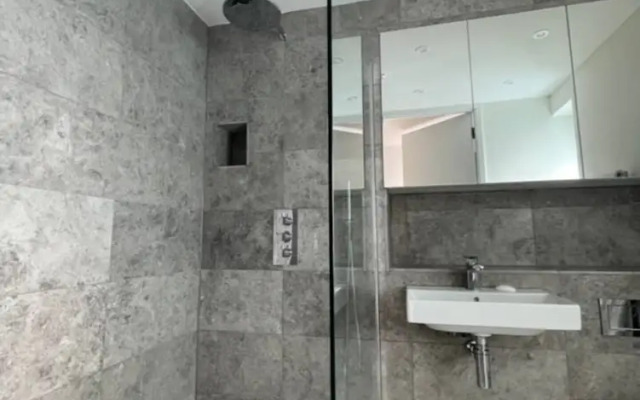 Modern 1BD Flat Near River Thames, Battersea!