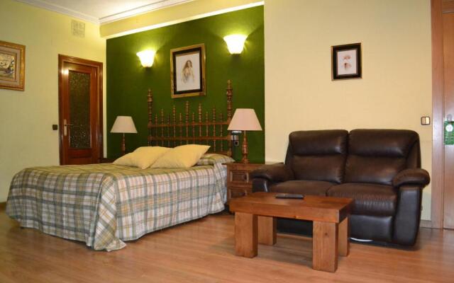 Hostal Aribel Longinos