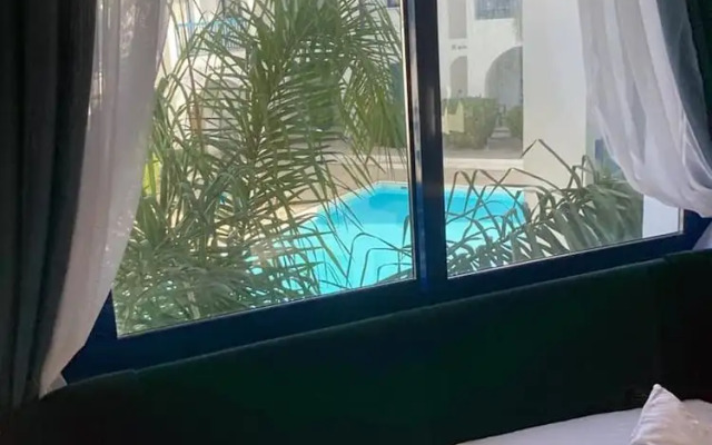 Paphos Blue Tasteful Apartment Complex Pool View