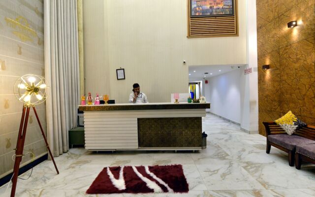 Oyo 11367 Hotel Yellow